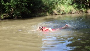 Tam něco plave,že to chytnu....JPG